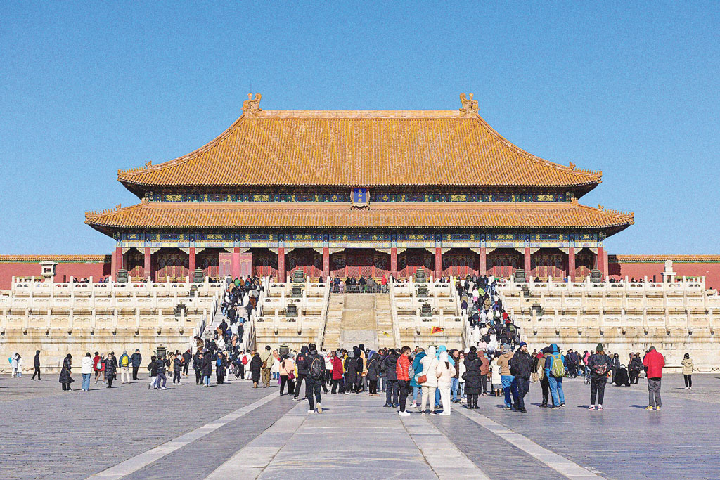 এশিয়ার ভ্রমণ গন্তব্যে বাড়ছে ভিড় ও বিশৃঙ্খলা