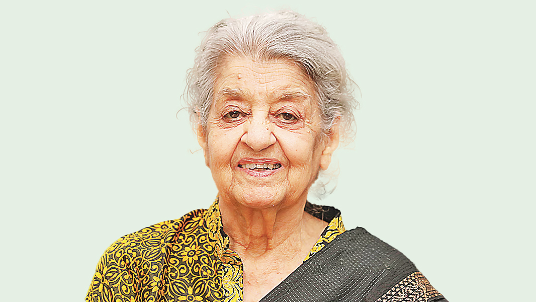 নারী