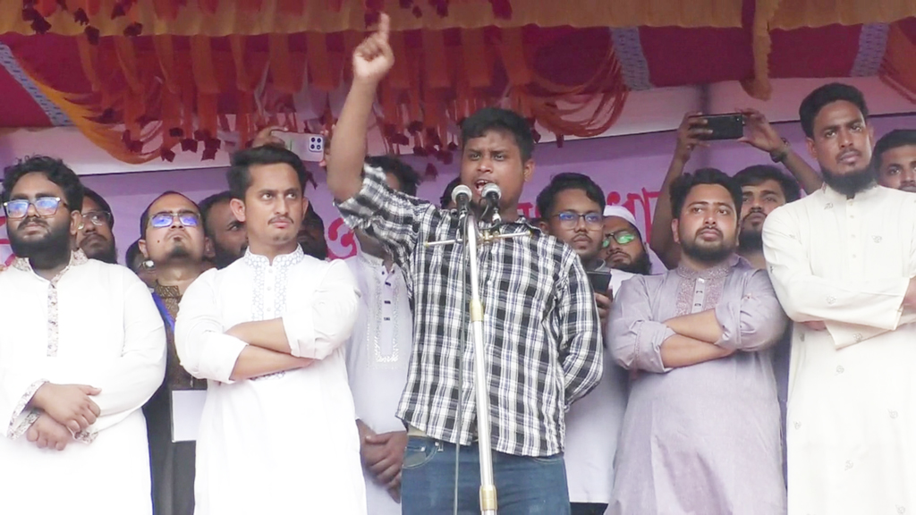 আপনাদের কর্মীদের রক্তের সঙ্গে বেইমানি করবেন না: বিএনপিকে হাসনাত