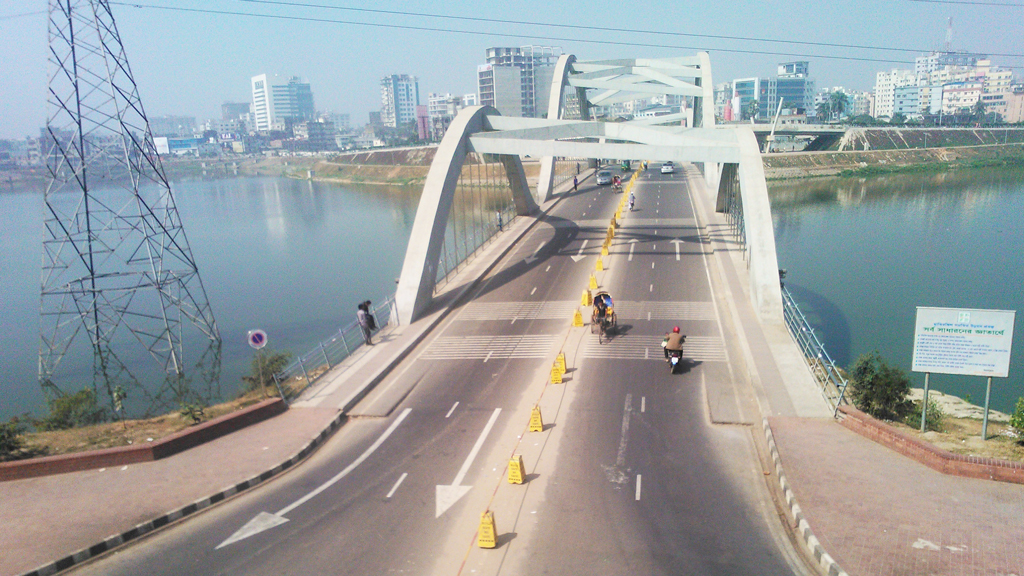 হাতিরঝিলের পানি পরিশোধনের কাজ জোরদার হচ্ছে