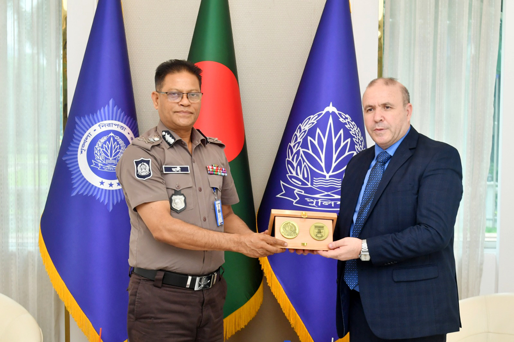 আইজিপির সঙ্গে আলজেরিয়ার রাষ্ট্রদূতের সাক্ষাৎ