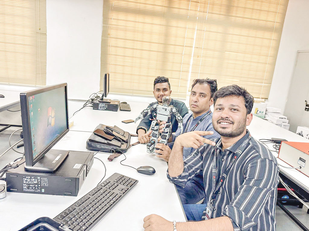 স্টেট ইউনিভার্সিটির শিক্ষার্থীদের মালয়েশিয়ায় শিক্ষাসফর