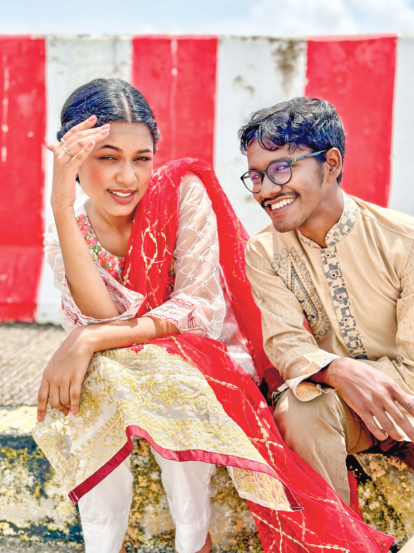 গানের ভিডিওর দৃশ্যে ইয়ামন ও সেন্টু