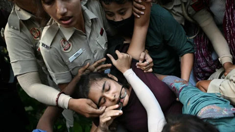ভারতে বিক্ষোভ দমনে অতিরিক্ত বলপ্রয়োগের অভিযোগ, তদন্তের আহ্বান জাতিসংঘ বিশেষজ্ঞদের