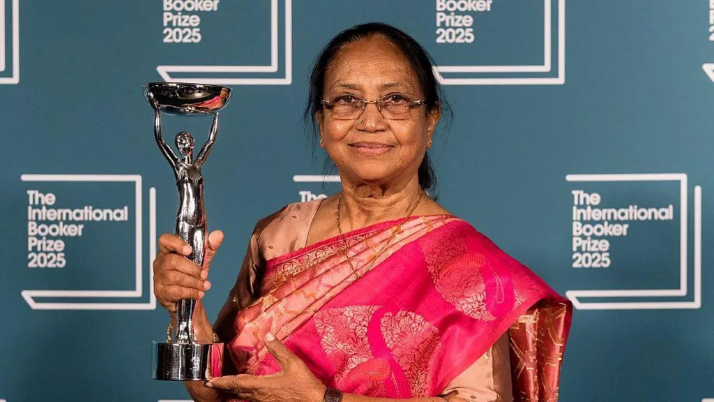 বুকারজয়ী বানু মুশতাককে ঘিরে কর্ণাটকে রাজনৈতিক বিতর্ক তুঙ্গে