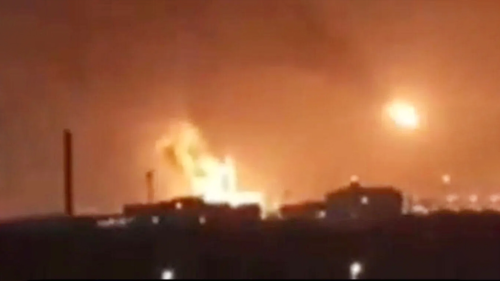 সৌদি আরবের পেট্রকেমিক্যাল স্থাপনায় আঘাত হানল ইরান