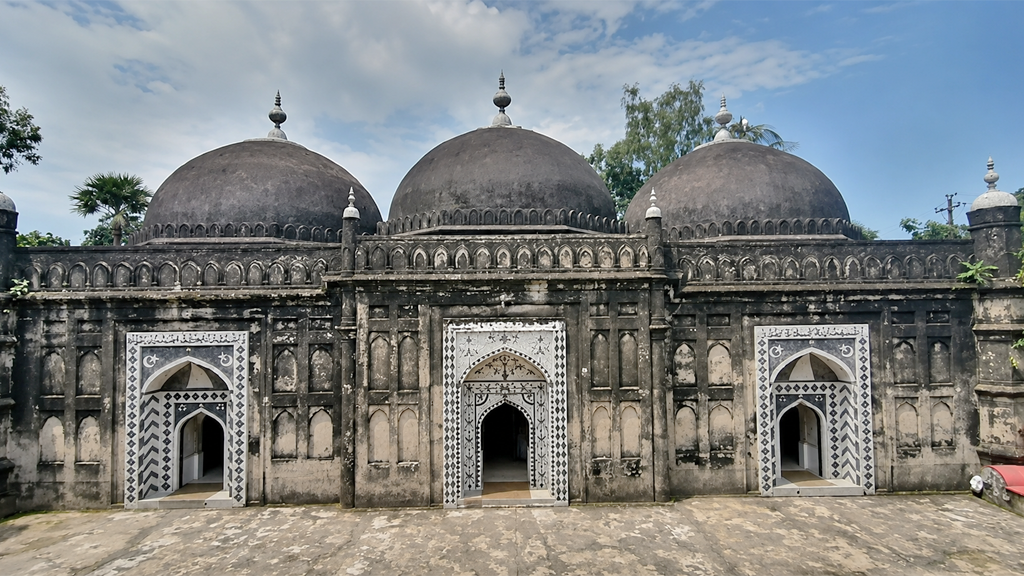 ইটনা শাহি মসজিদ: হাওরে ৫০০ বছরের মোগল স্থাপত্য