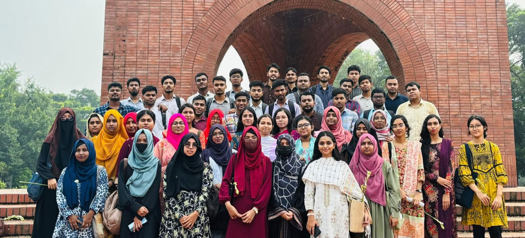 নবীন শিক্ষার্থীদের পদচারণে মুখর জাবি ক্যাম্পাস
