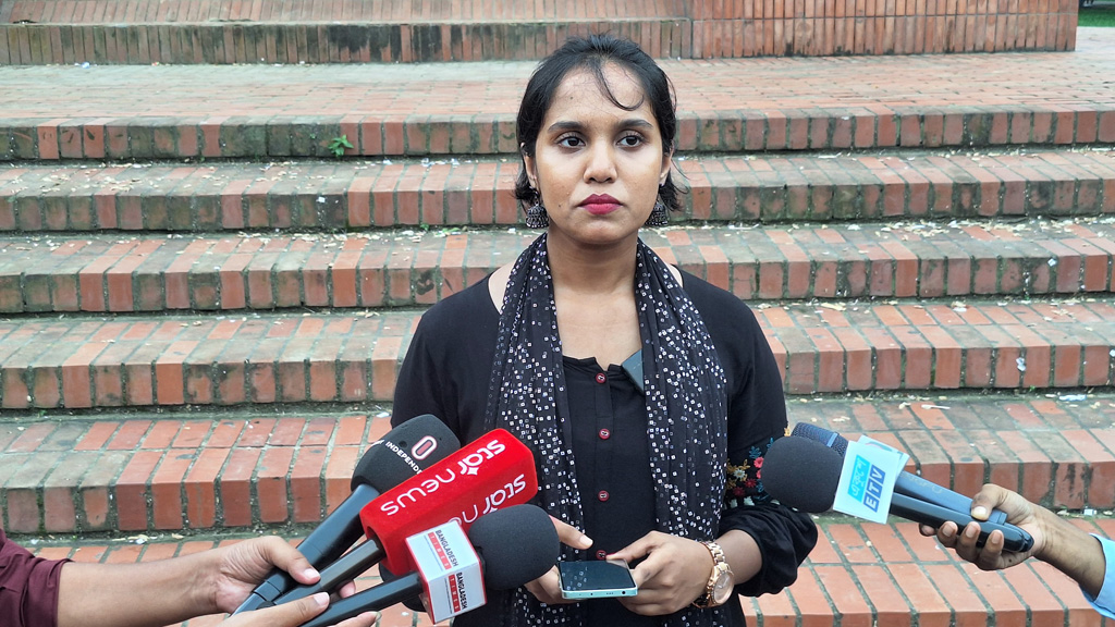 জাকসু নির্বাচন থেকে সরে দাঁড়ালেন জিএস প্রার্থী সেই ছাত্রদল নেত্রী