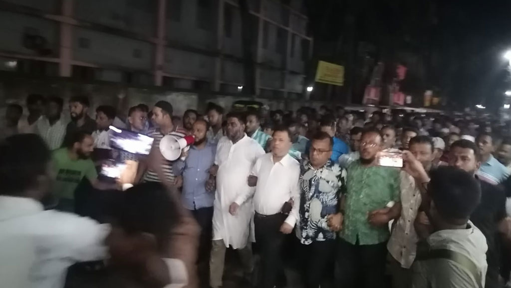 ঝালকাঠিতে রাতে বিএনপির বিক্ষোভ