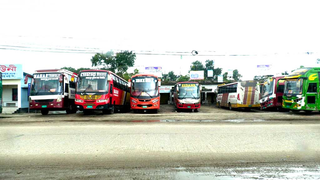 নিরাপত্তার দাবিতে জামালপুর-ময়মনসিংহ-ঢাকা রুটে বাস চলাচল বন্ধ