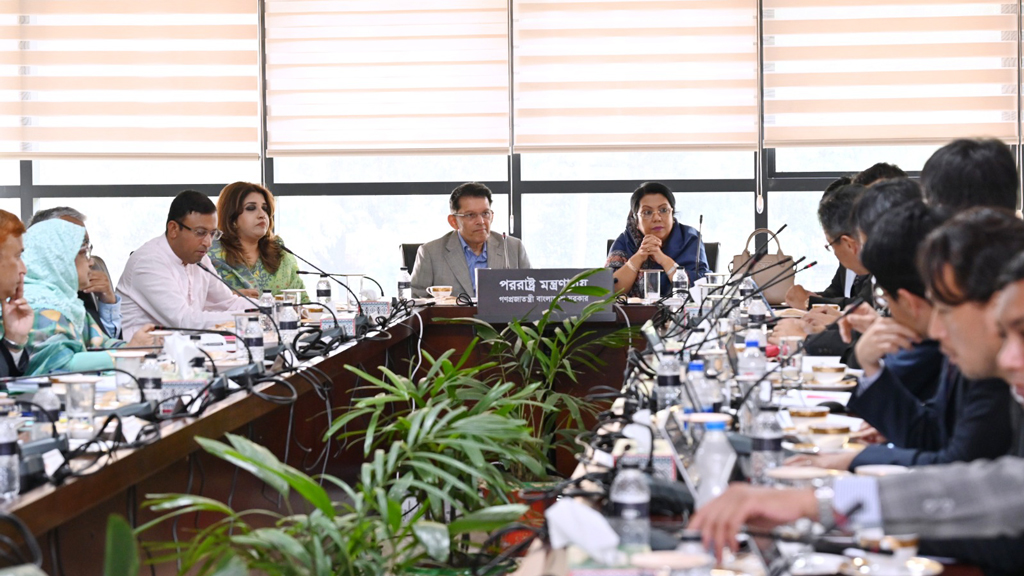 বিমানবন্দরের তৃতীয় টার্মিনাল পরিচালনা নিয়ে জাপানের প্রতিনিধিদলের সঙ্গে বৈঠক