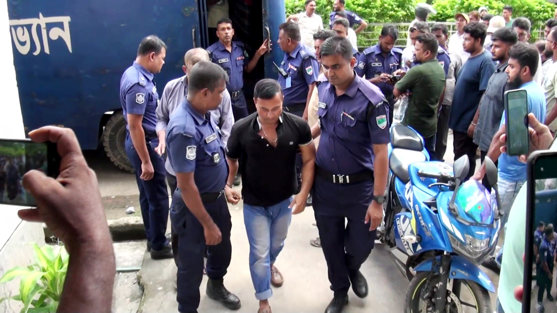 যশোরে আ.লীগের ২৭ নেতা-কর্মীসহ ১৫৫ জন আটক