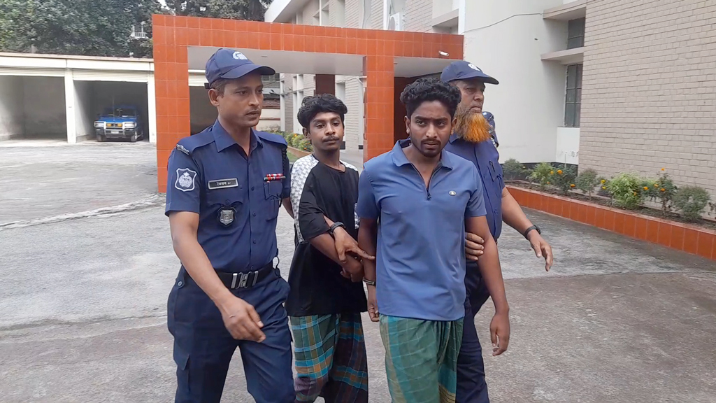 ঝিনাইদহে নারীকে তুলে নিয়ে ধর্ষণ ও ভিডিও ধারণের মামলায় গ্রেপ্তার ৩