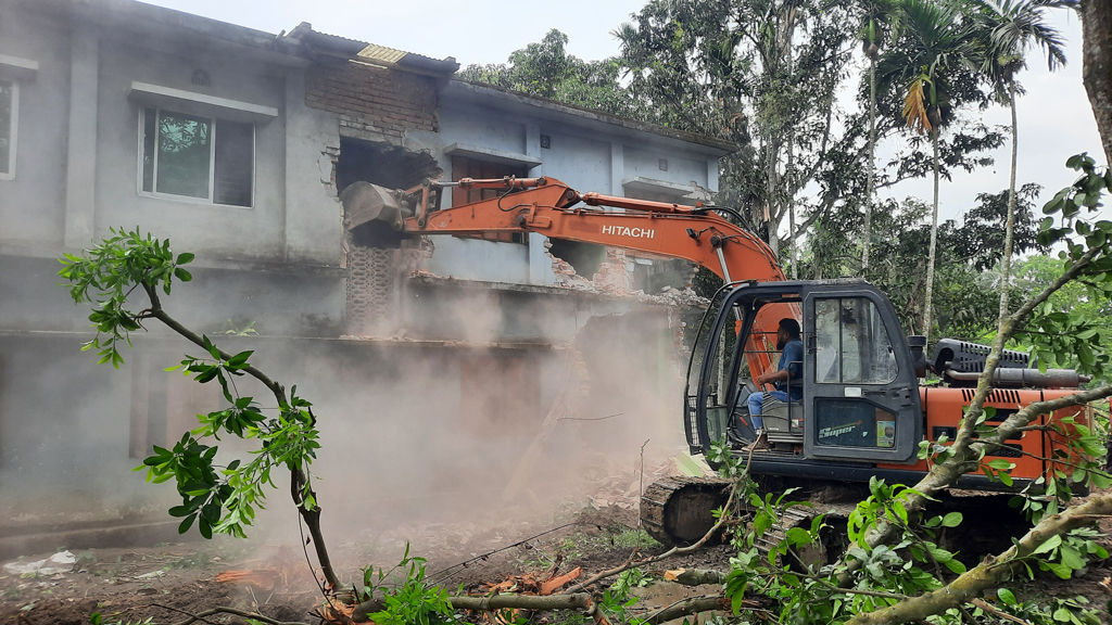 ঝিনাইদহে সড়ক ও জনপথ বিভাগের অভিযান, ২২ স্থাপনা উচ্ছেদ