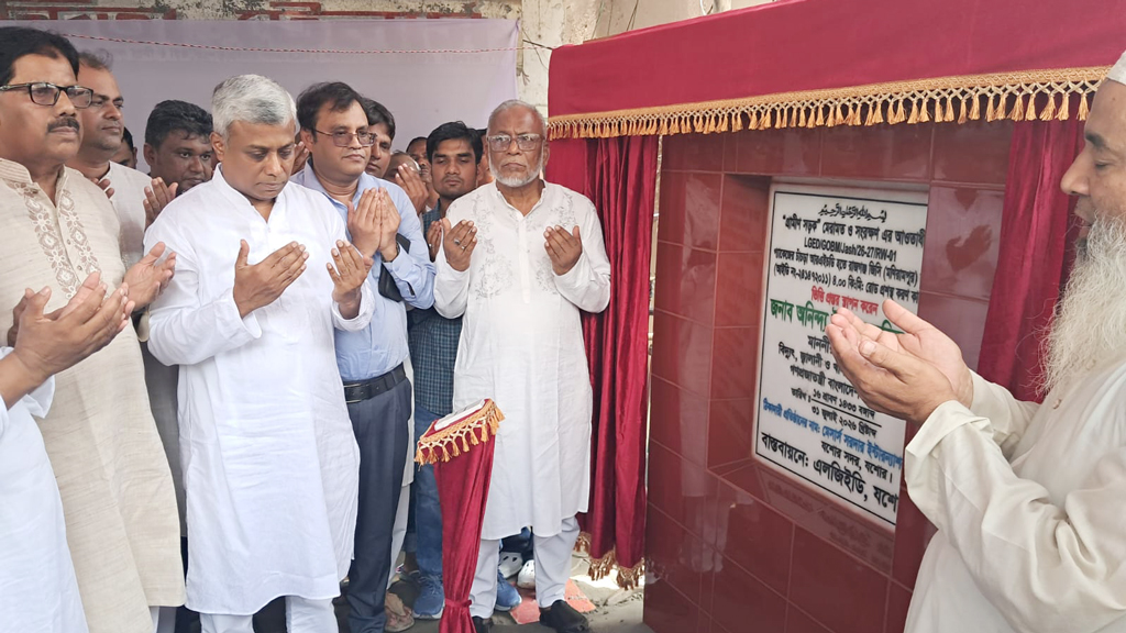 প্রতিশ্রুত সড়ক সংস্কারকাজের উদ্বোধন করলেন প্রতিমন্ত্রী অনিন্দ্য ইসলাম অমিত