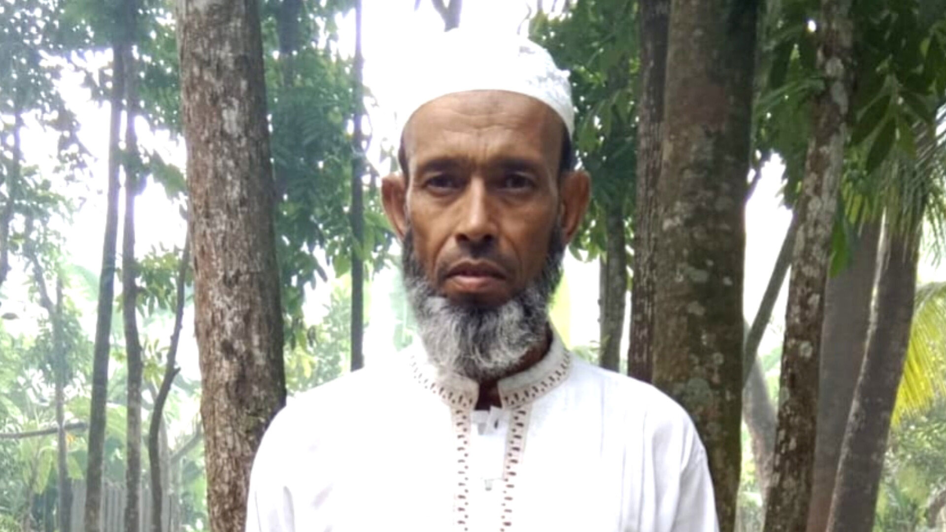 ছেলেকে বাঁচাতে গিয়ে প্রতিপক্ষের হামলায় প্রাণ গেল বাবার