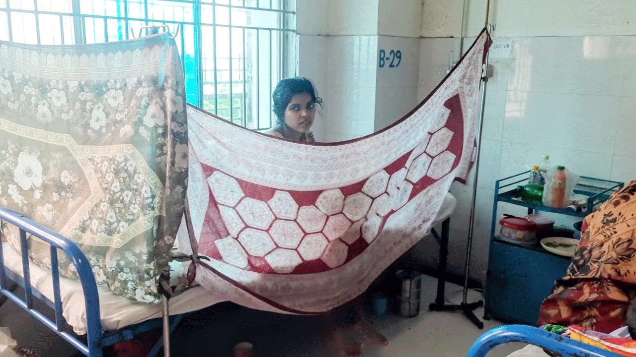 যৌতুকের দাবিতে শরীরে ‘দাহ্য পদার্থ’ নিক্ষেপ, শিশুসন্তানকে নিয়ে বাঁচার আকুতি সাবেকুনের