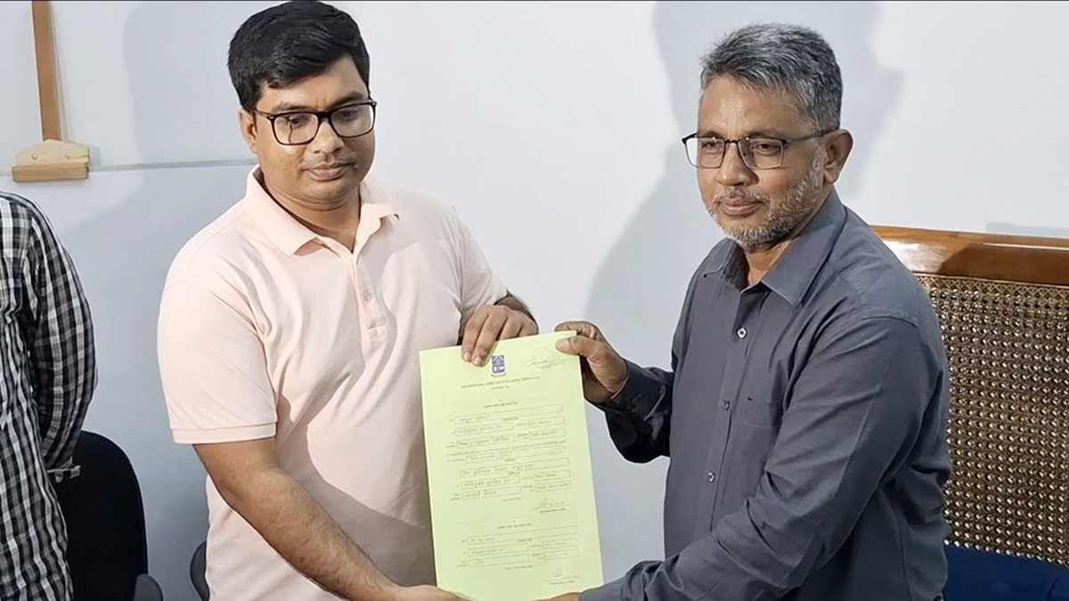 ছাত্রলীগ সম্পৃক্ততার দায়ে ডাকসুর চূড়ান্ত প্রার্থী তালিকা থেকে জুলিয়াসের নাম বাদ