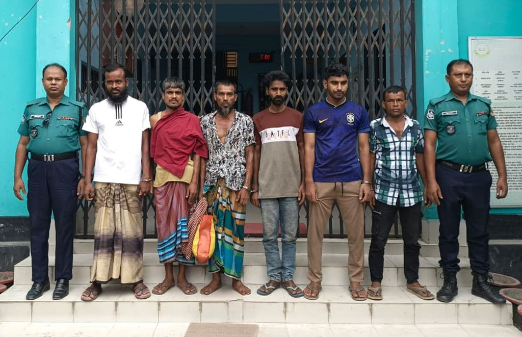 হারাগাছে মাদকবিরোধী অভিযানে ছয়জন আটক