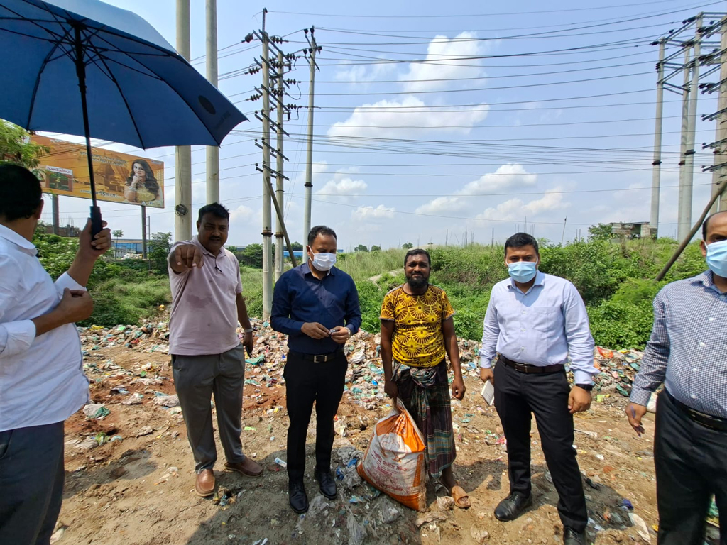 কেরানীগঞ্জে রাস্তার পাশে ময়লা ফেলায় কারাদণ্ড