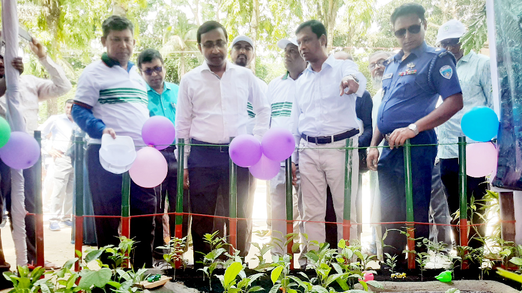 খাগড়াছড়িতে বৃক্ষরোপণ অভিযান ও বৃক্ষমেলা শুরু