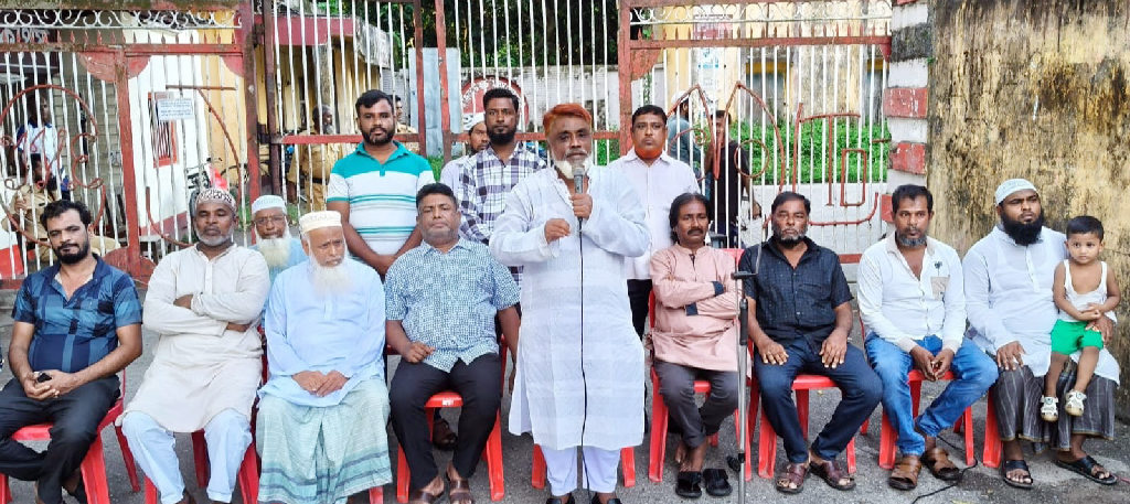 খুলনায় পাটকলের জায়গায় ফিড কারখানা, প্রতিবাদে শ্রমিকদের বিক্ষোভ