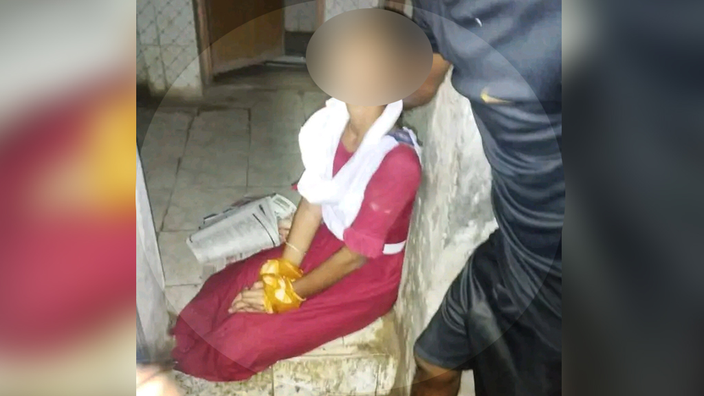 বাথরুম থেকে হাত-পা বাঁধা অবস্থায় স্কুলছাত্রী উদ্ধার