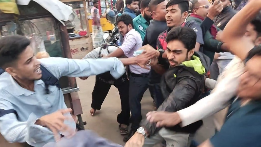 বাউল আবুল সরকারের মুক্তি দাবি: খুলনার সমাবেশে হামলা