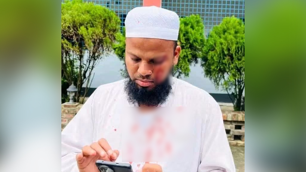 কিশোরগঞ্জে পাউবো প্রকৌশলীকে পেটালেন কর্মচারীরা