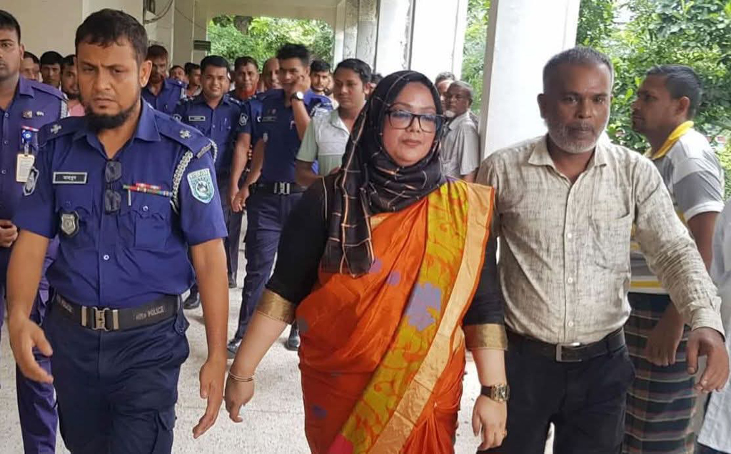 সাংবাদিক নির্যাতনের মামলায় কুড়িগ্রামের সাবেক ডিসি সুলতানা পারভীন কারাগারে