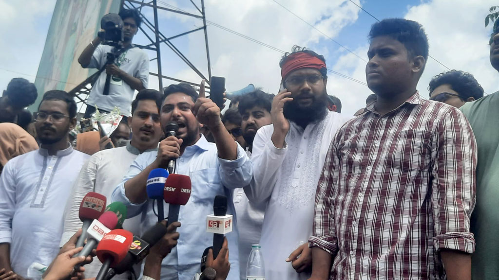 ফ্যাসিস্ট সরকারের পতন হলেও ফ্যাসিস্ট-ব্যবস্থা রয়ে গেছে: নাহিদ ইসলাম
