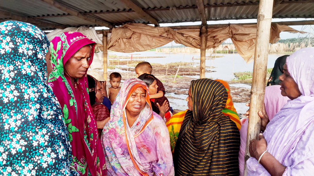 কুষ্টিয়ায় ডুবুরি আনতে হয় দেড় শ কিমি দূর থেকে, এক মাসে ডুবে ৪ জনের মৃত্যু