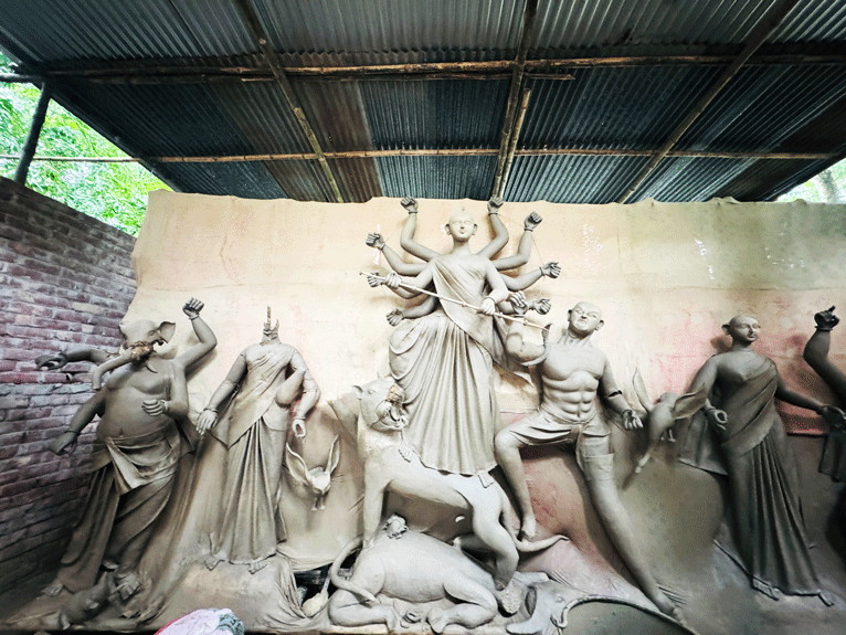 কুমারখালীতে মধ্যরাতে দুর্গাপূজার প্রতিমা ভাঙচুর