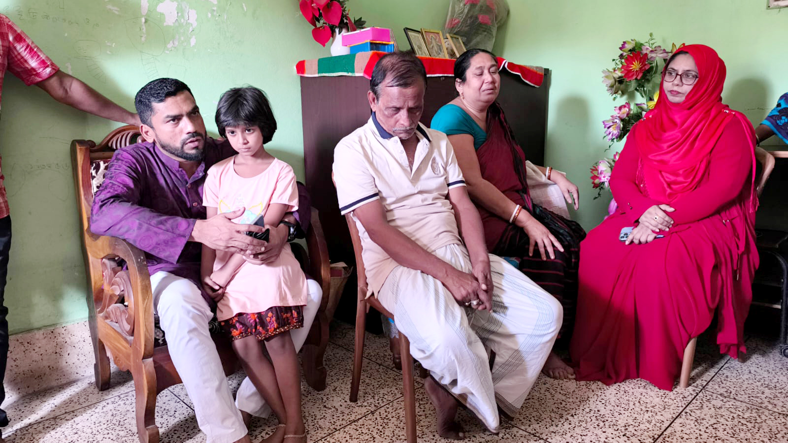 ছোট্ট মহিমার স্কুল নিল তার পড়াশোনার দায়িত্ব