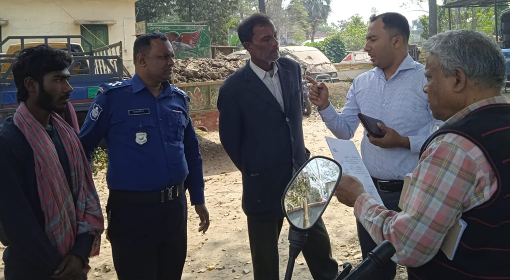 ফসলি জমির মাটি কেটে ইটভাটায় বিক্রি, ৫০ হাজার টাকা জরিমানা