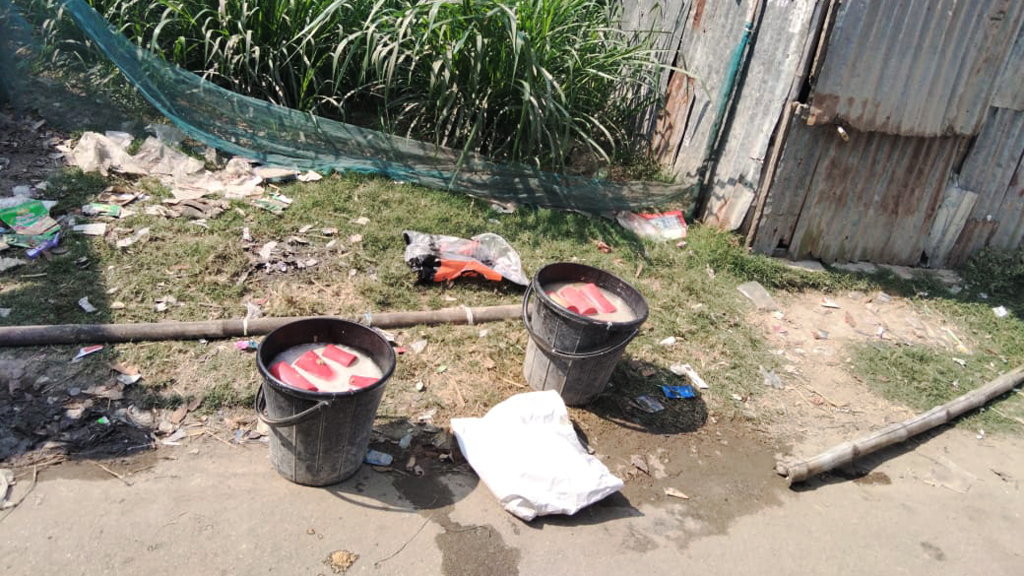 কুষ্টিয়ায় ১০টি ককটেলসদৃশ বস্তু উদ্ধার