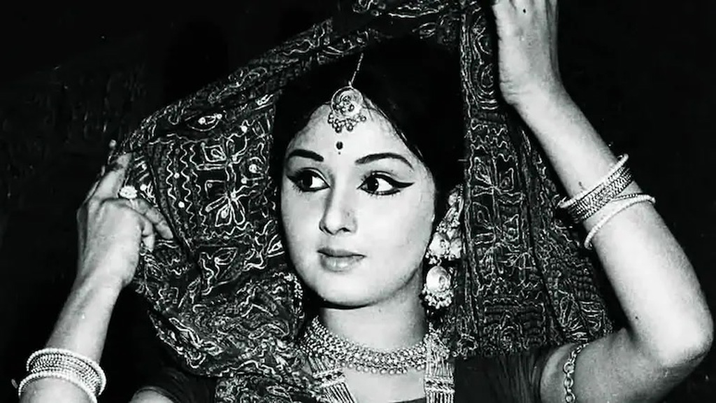 সাত মাসের অন্তঃসত্ত্বা অবস্থায় কিশোর কুমারকে বিয়ে, ৩৭-এ দ্বিতীয়বার বিধবা,  কে এই নায়িকা
