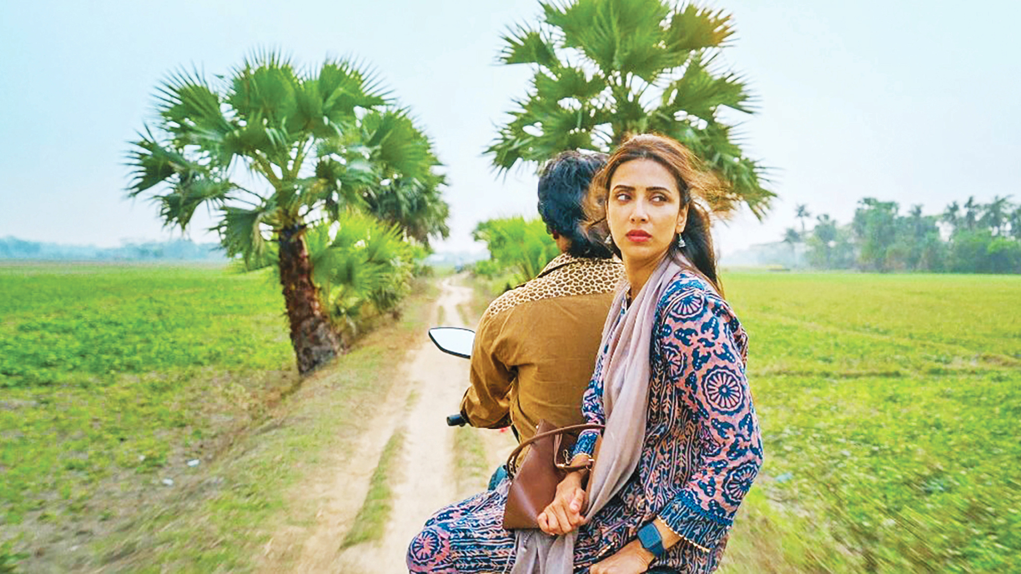 ভালোবাসার টানে শহুরে মেয়ে অনন্যার দুর্গম যাত্রা নিয়ে ‘লাইফলাইন’