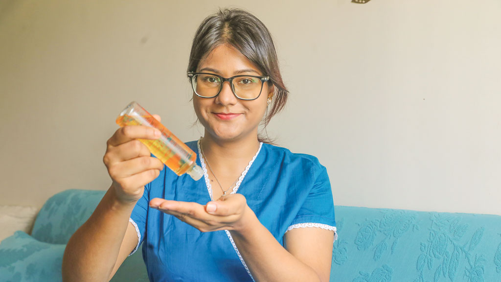 প্রসাধনী বাছাই ও ব্যবহারে আরও সচেতন হোন