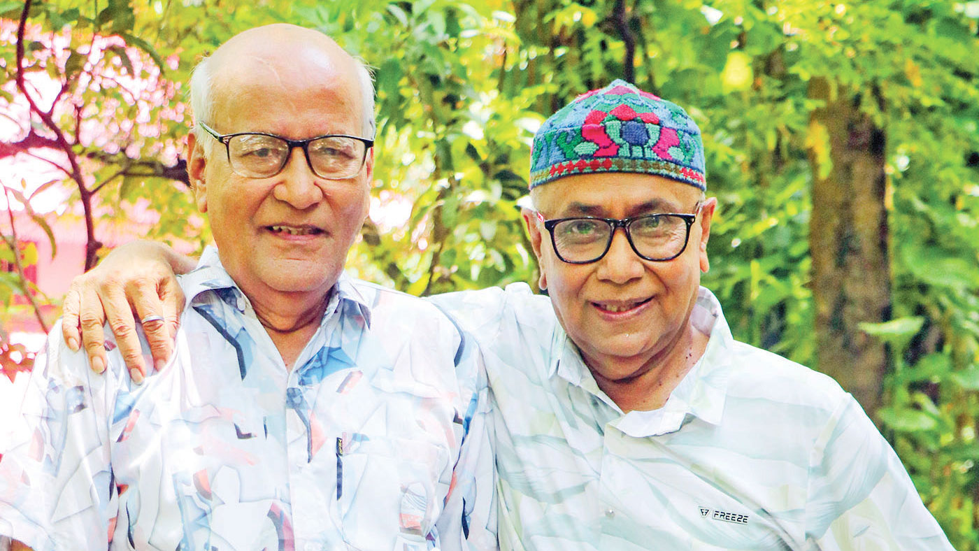 একসঙ্গে গাইলেন খুরশীদ আলম ও লীনু বিল্লাহ