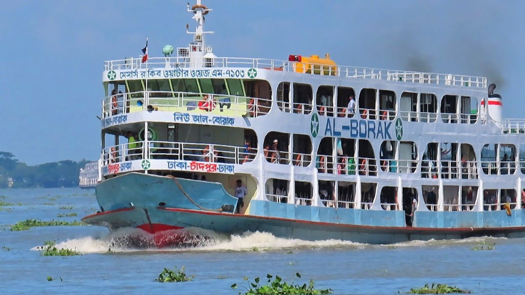 ঝড়ে মেঘনার চরে আটকা পড়েছে যাত্রীবাহী তিন লঞ্চ