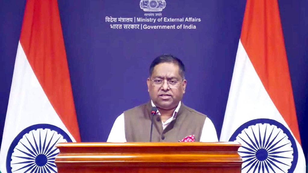 প্রধানমন্ত্রীকে দ্বিপক্ষীয় ও ব্রিকস, দুটি আমন্ত্রণ ভারতের