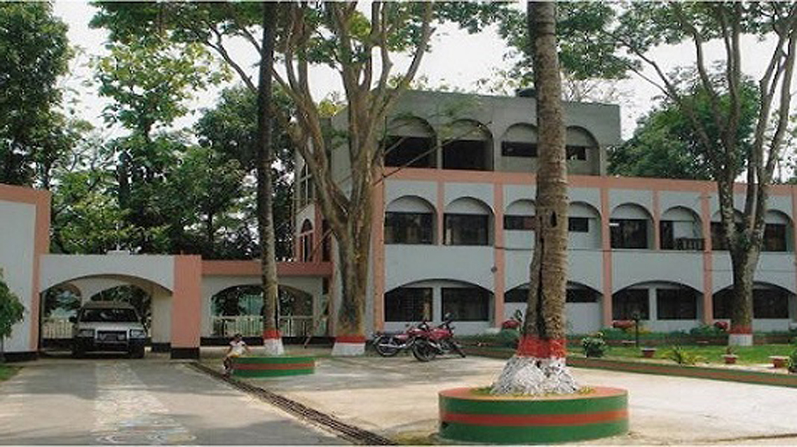 গাজীপুর জেলা পরিষদ: সরকারি দপ্তরে বসে ভুতুড়ে কর্মী
