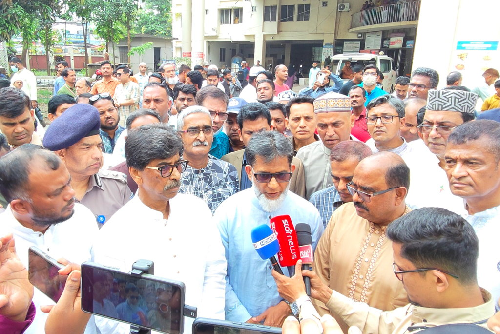 কুমিল্লায় ট্রেন দুর্ঘটনায় নিহতদের পরিবার ১ লাখ টাকা করে পাবে: রেল প্রতিমন্ত্রী