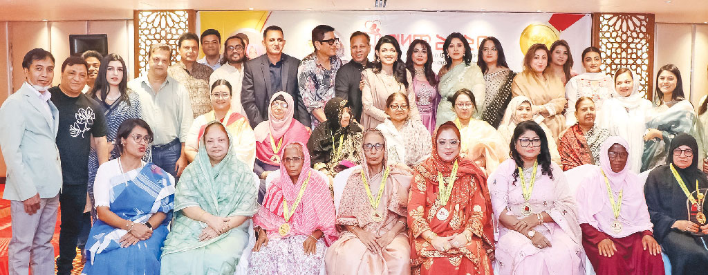 সফল সন্তানদের মায়েরা পেলেন ‘মা পদক’