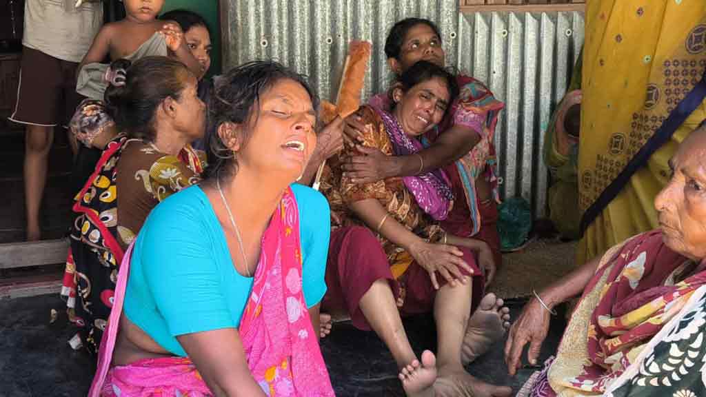 অটোরিকশা চুরি করতে আসা জামাতাকে ধরতে গিয়ে শ্বশুরের মৃত্যু