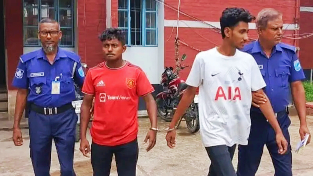 শিবালয়ে স্কুলছাত্রীকে উত্ত্যক্ত, ২ বখাটে আটক