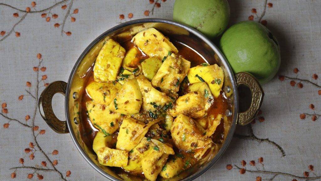টক-মিষ্টি পেয়ারার তরকারি