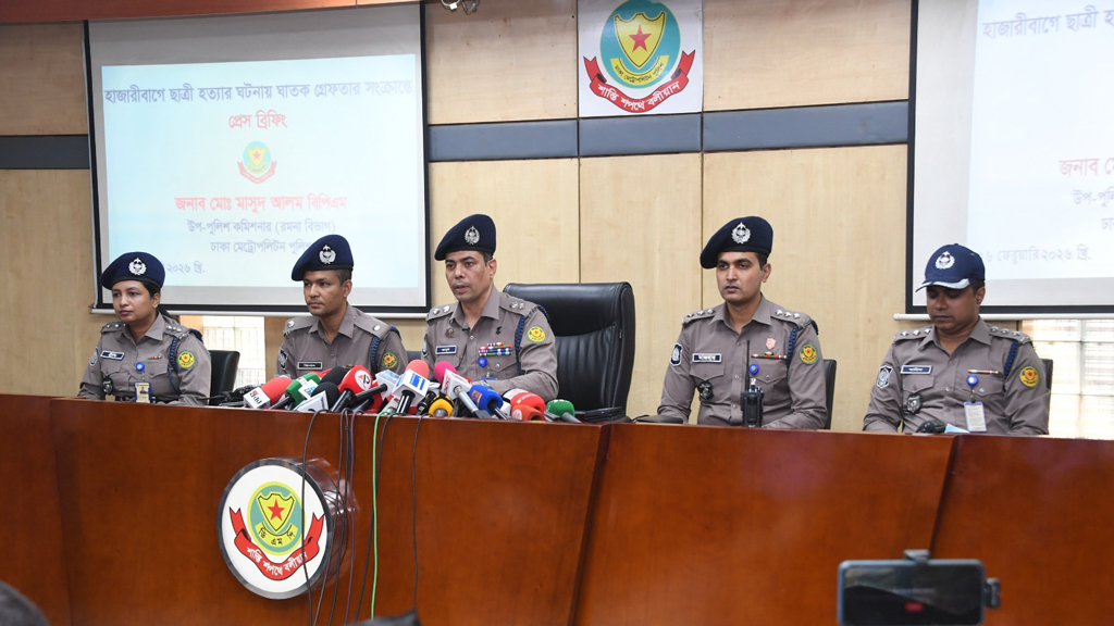 প্রধানমন্ত্রীর হস্তক্ষেপে অপহৃত স্কুলছাত্র উদ্ধারের ঘটনায় গ্রেপ্তার ৪